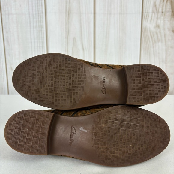 Clarks Trish Bell Loafers Leopard Print Suede Stud Accent Slip-On Shoes Size 7 - Picture 13 of 15